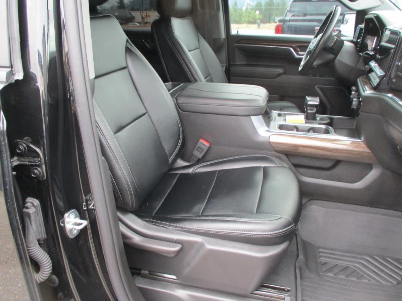 2023 Chevrolet Silverado 1500 RST Crew Cab 4WD Photo14