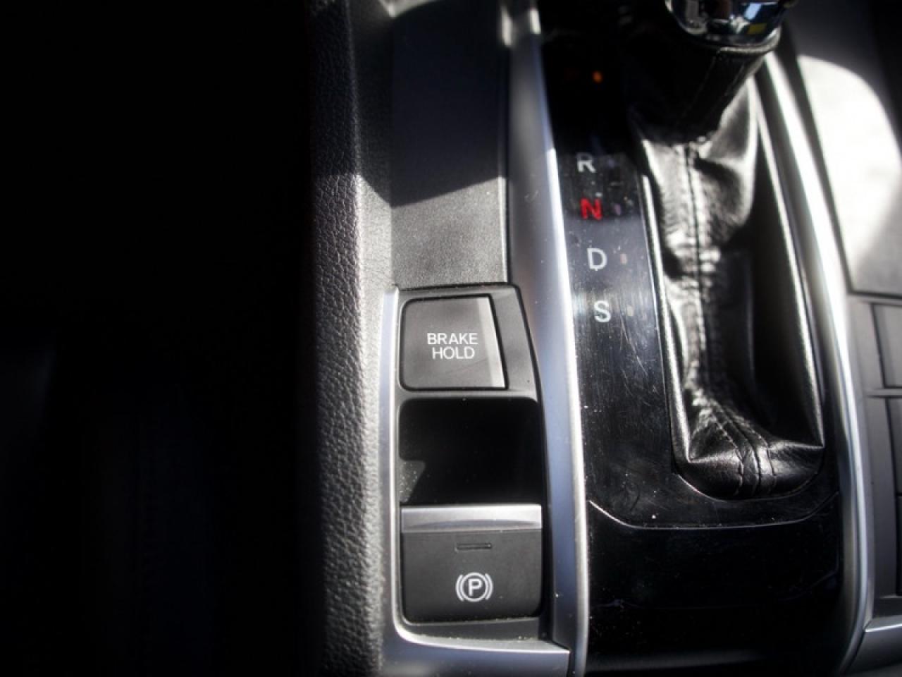 2020 Honda Civic Sedan Touring  **VERY LOW KMS** Photo