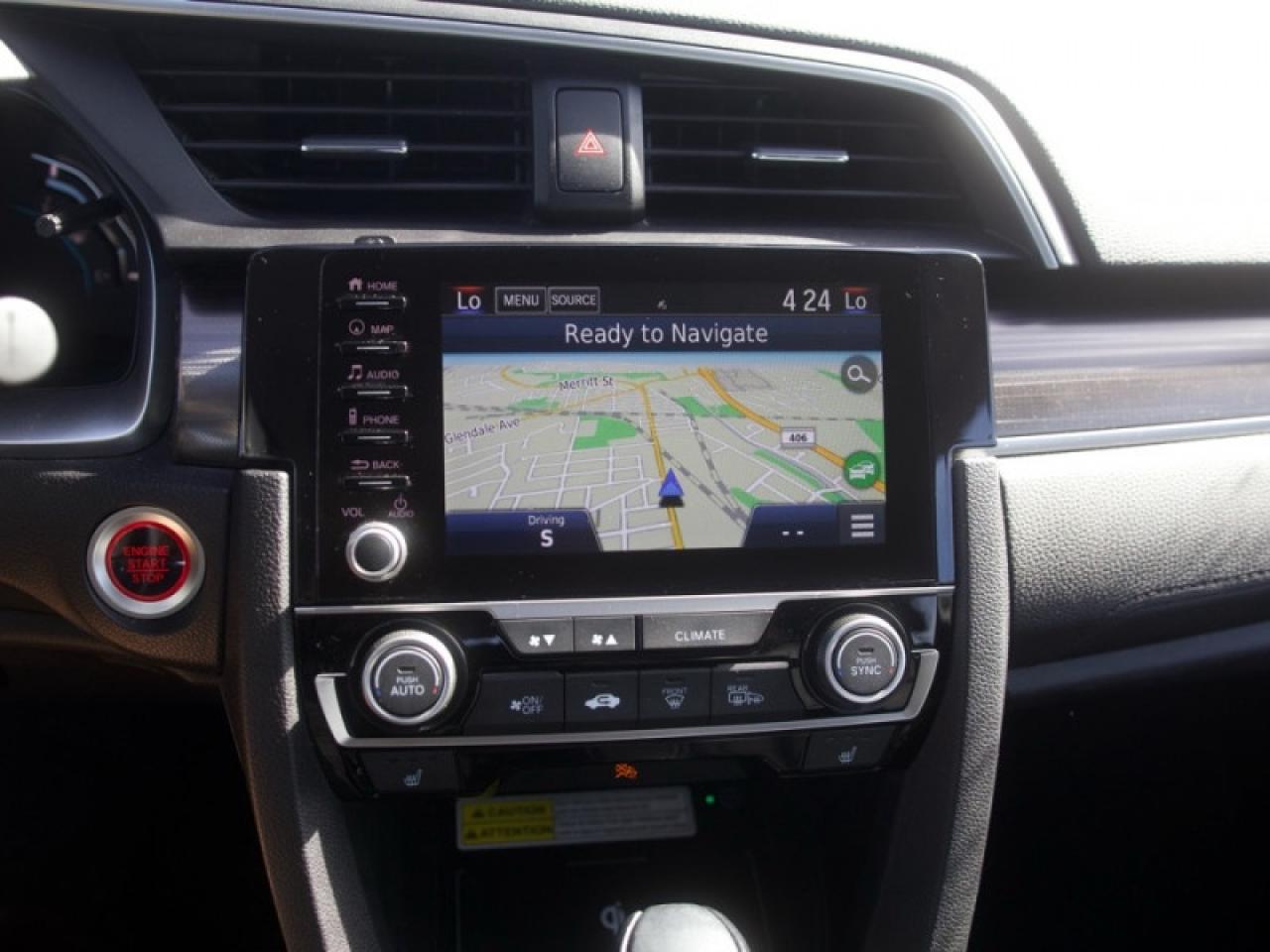 2020 Honda Civic Sedan Touring  **VERY LOW KMS** Photo