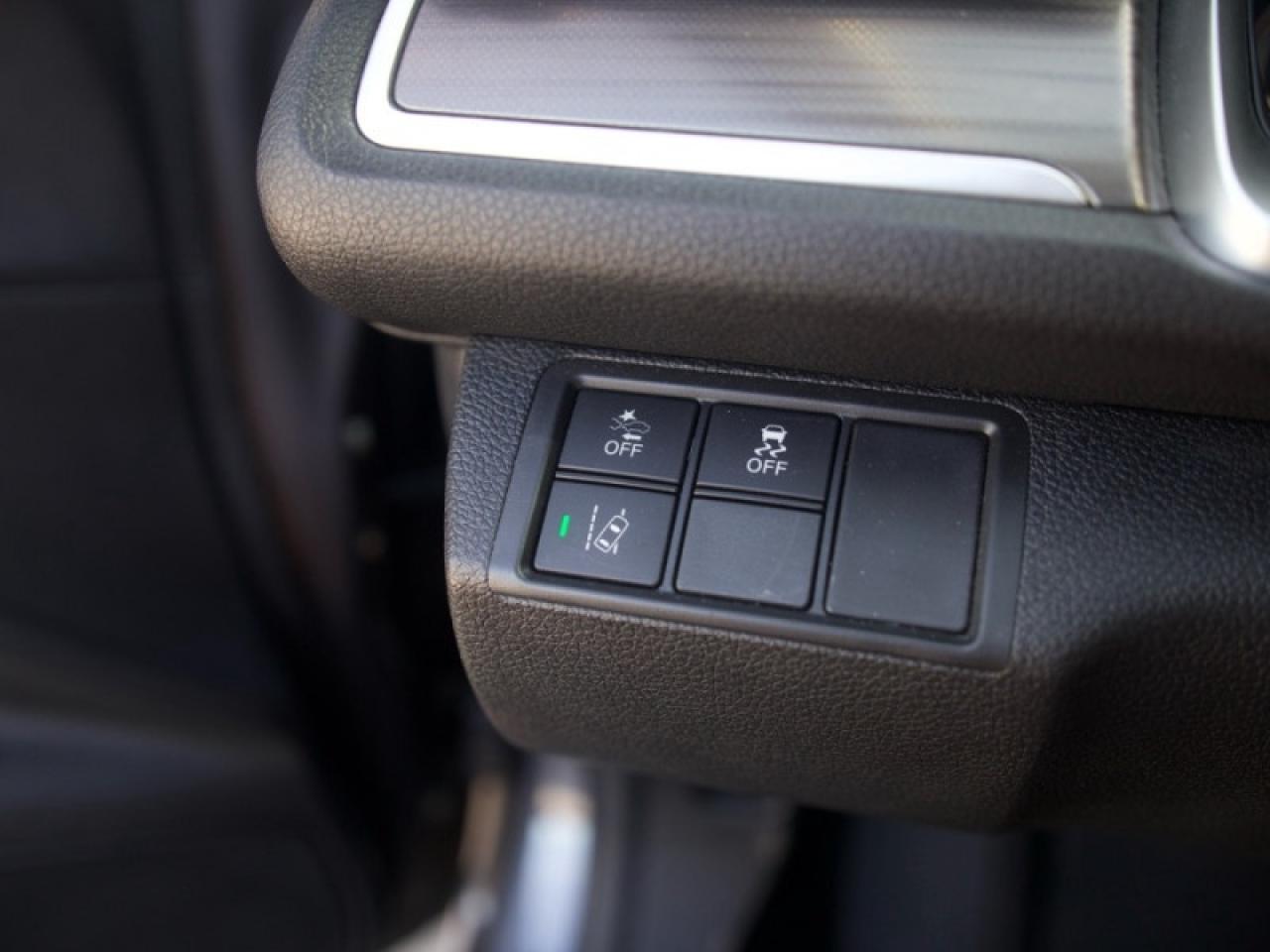 2020 Honda Civic Sedan Touring  **VERY LOW KMS** Photo