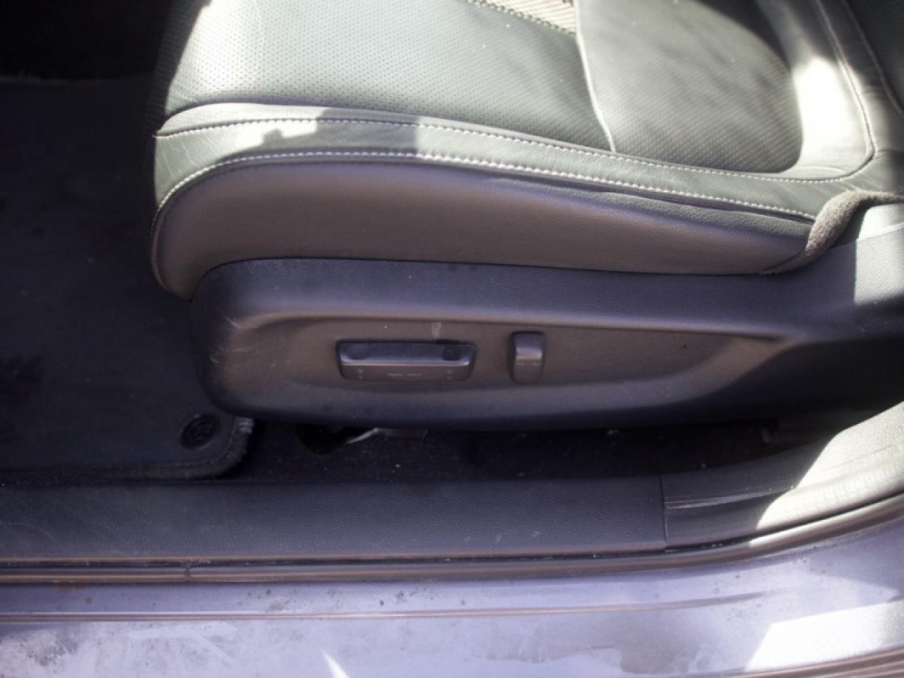 2020 Honda Civic Sedan Touring  **VERY LOW KMS** Photo