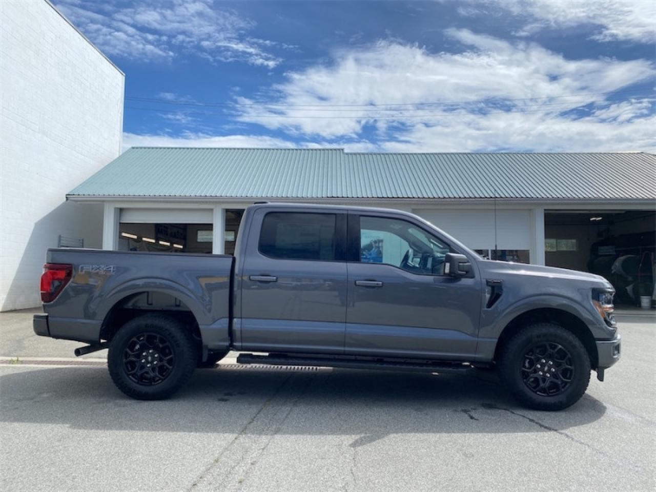 2025 Ford F-150 XLT  - Tow Package Photo5