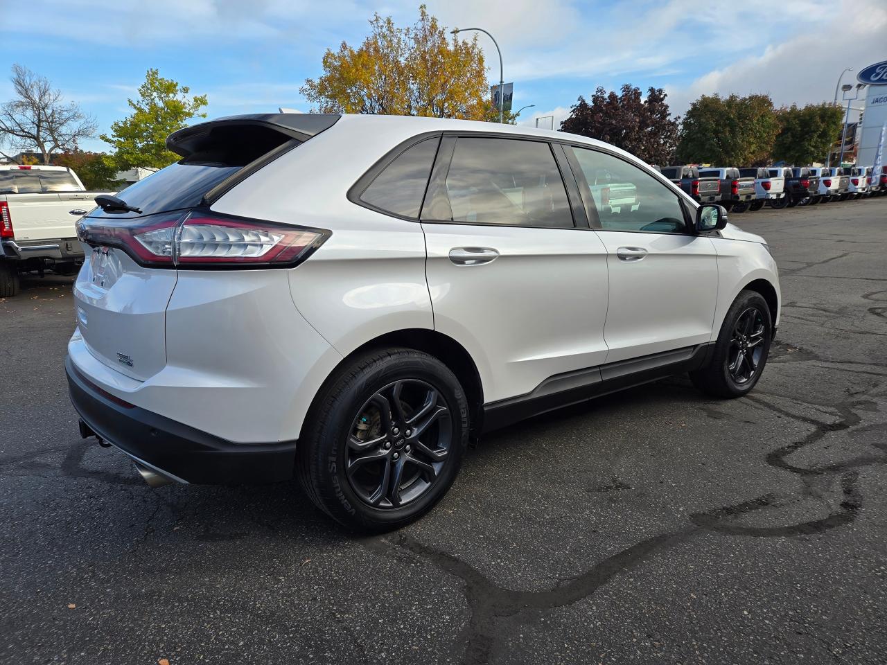 2018 Ford Edge SEL Photo4