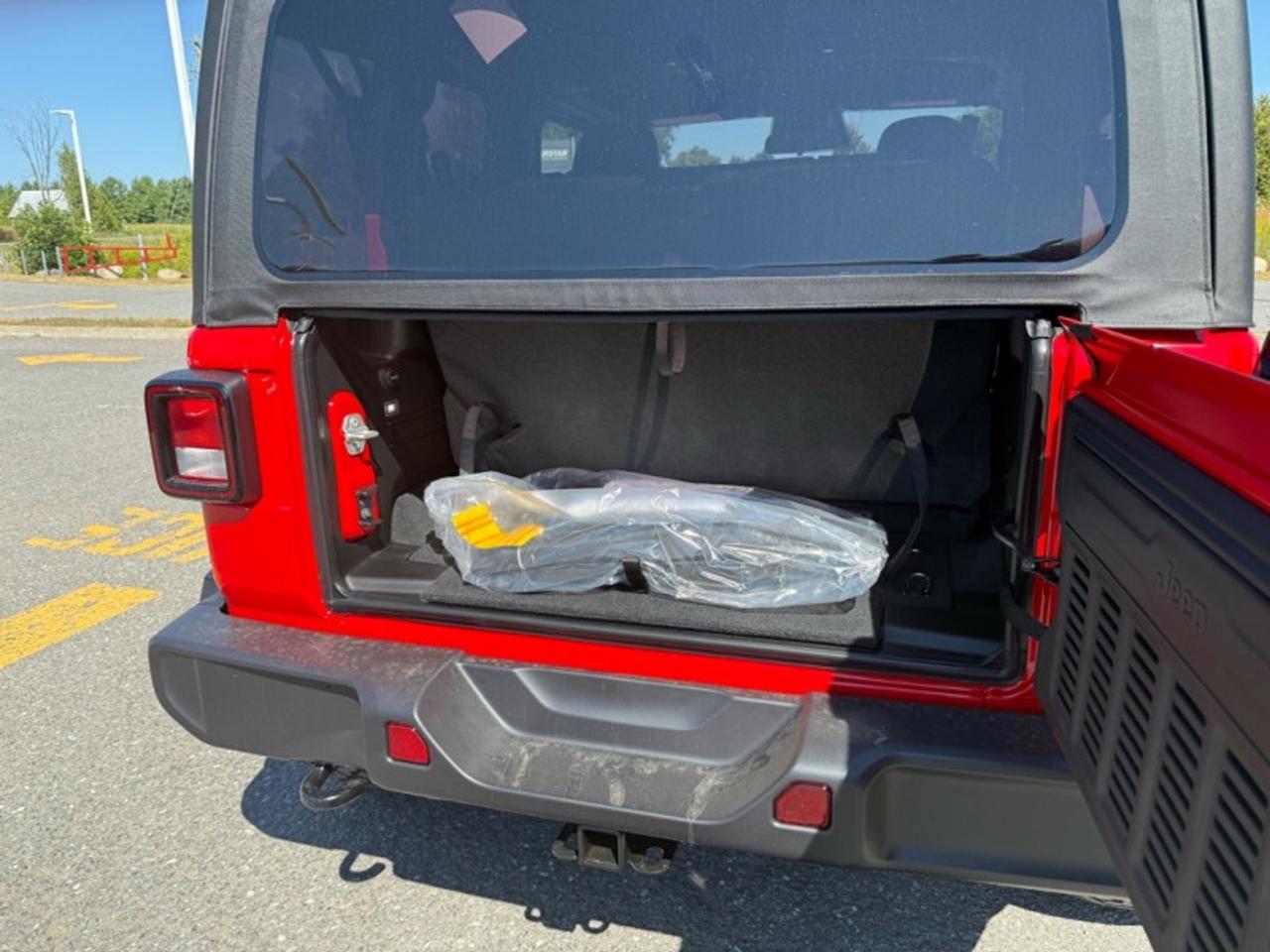 2025 Jeep Wrangler Willys  - Mobile Hotspot -  Proximity Key Photo