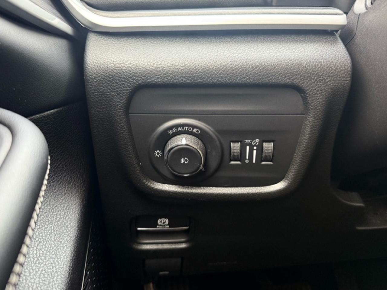 2023 Jeep Grand Cherokee Limited  - Leather Seats Photo