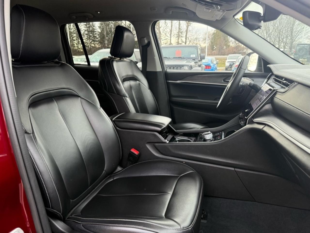 2023 Jeep Grand Cherokee Limited  - Leather Seats Photo