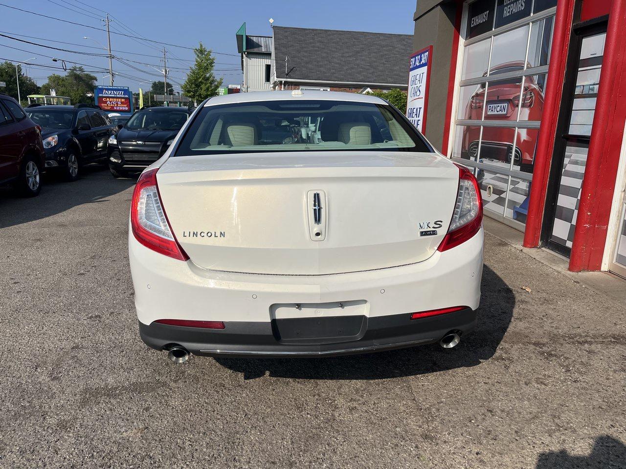 2013 Lincoln MKS MKS AWD Photo4