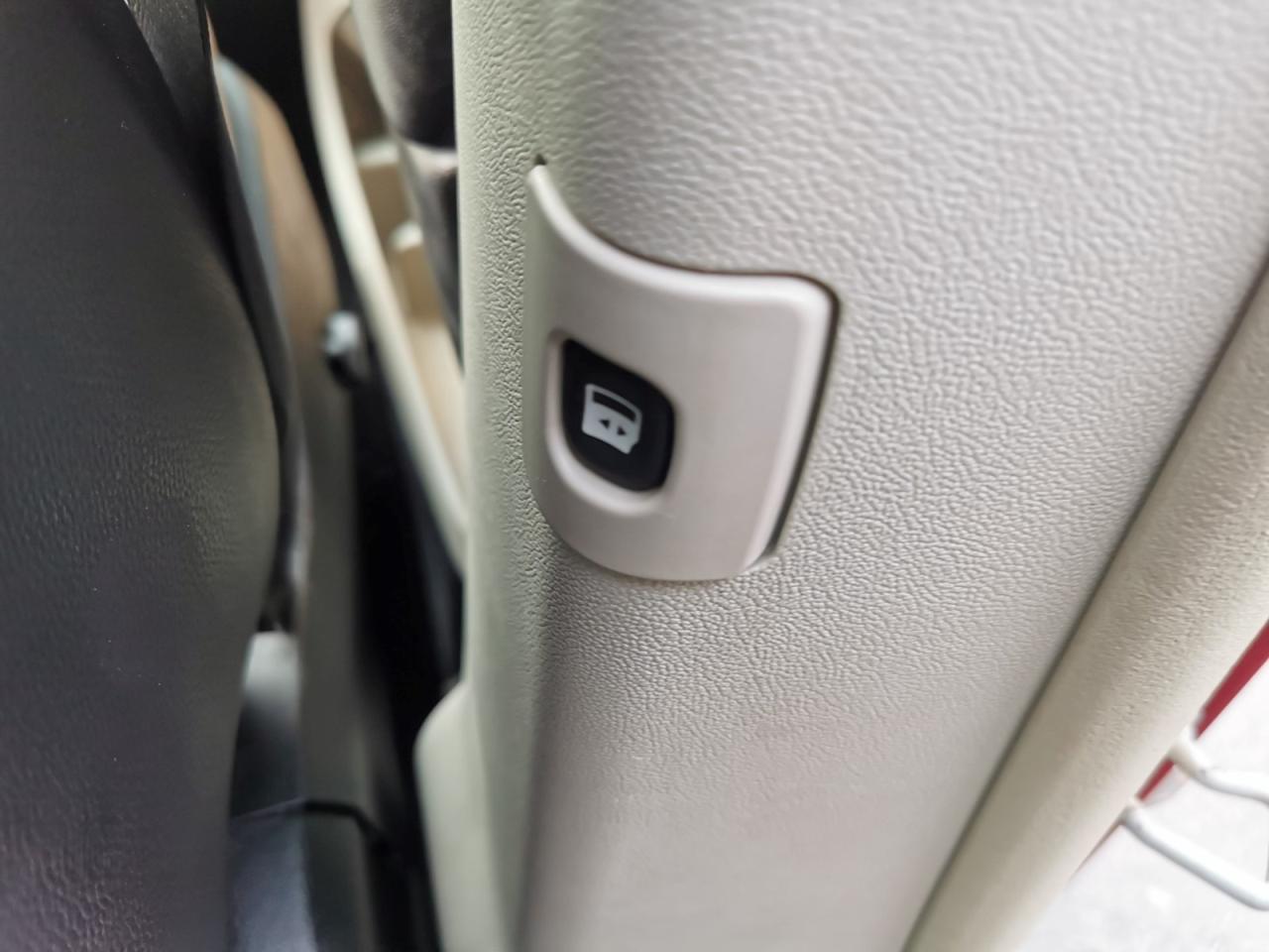 2012 Dodge Grand Caravan Crew - Photo #22