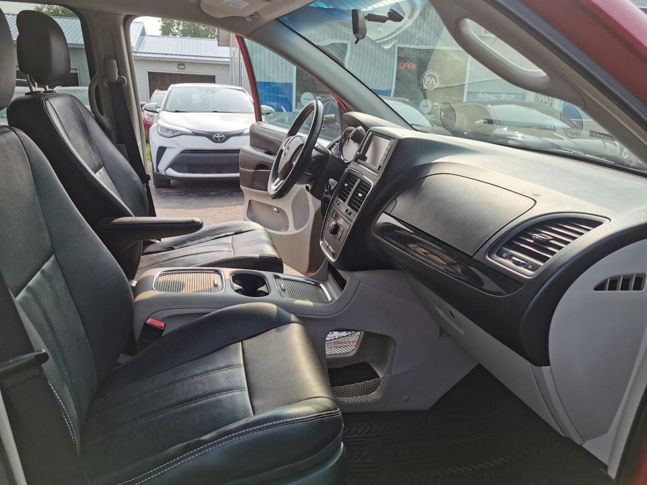 2012 Dodge Grand Caravan Crew - Photo #23