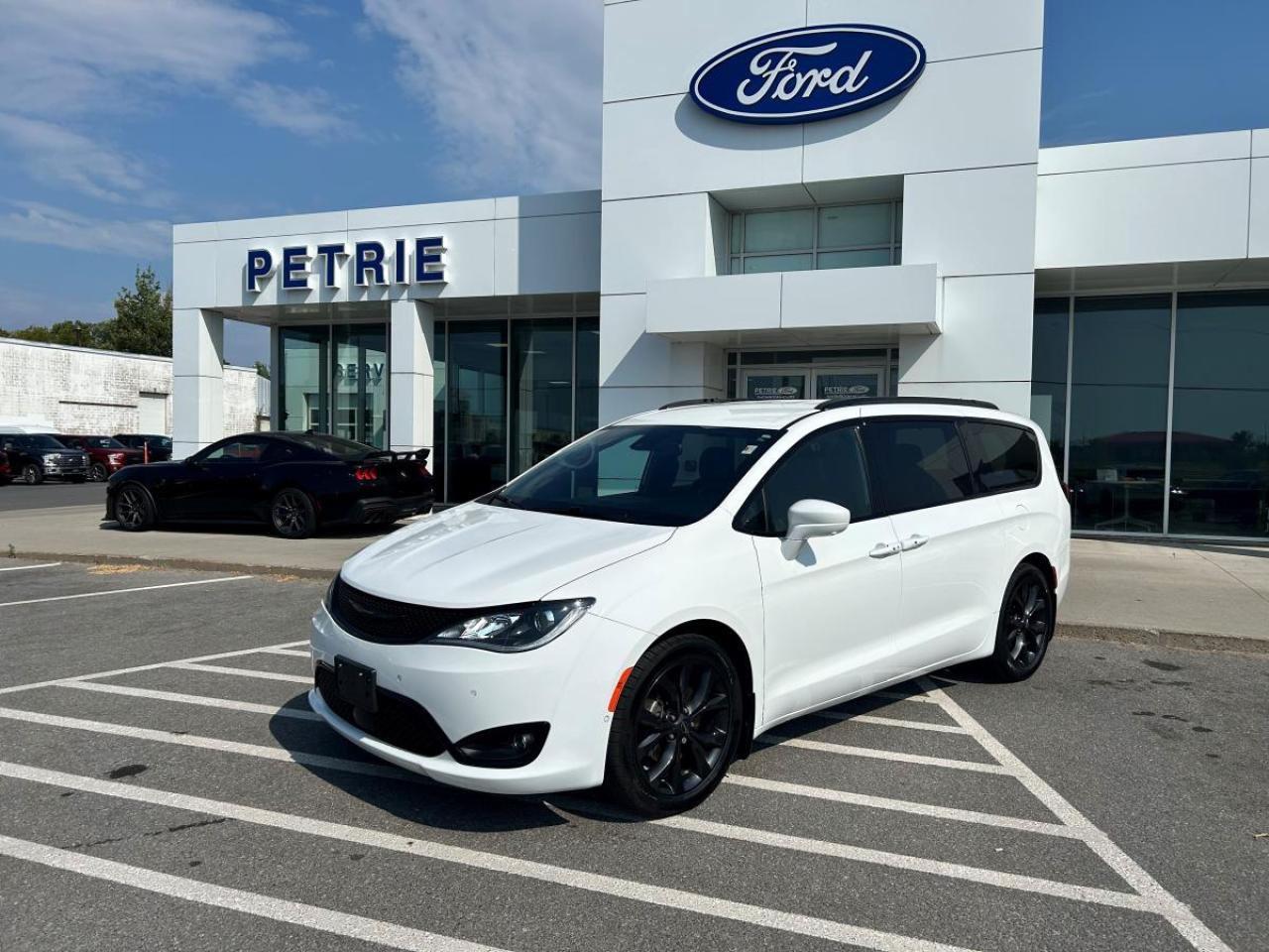 Used 2020 Chrysler Pacifica Touring-L for sale in Kingston, ON