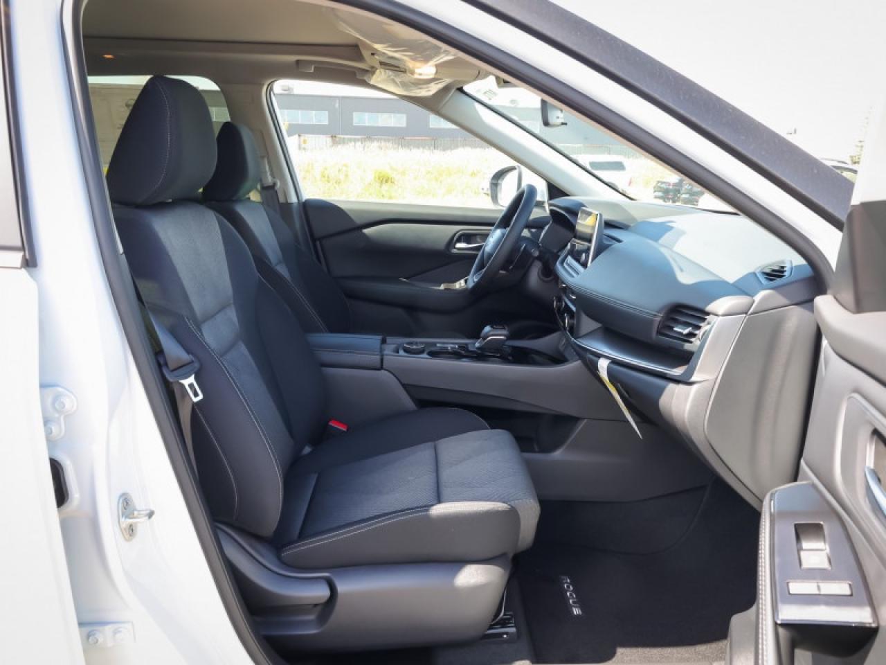 2025 Nissan Rogue SV Moonroof  - Moonroof -  Power Liftgate Photo