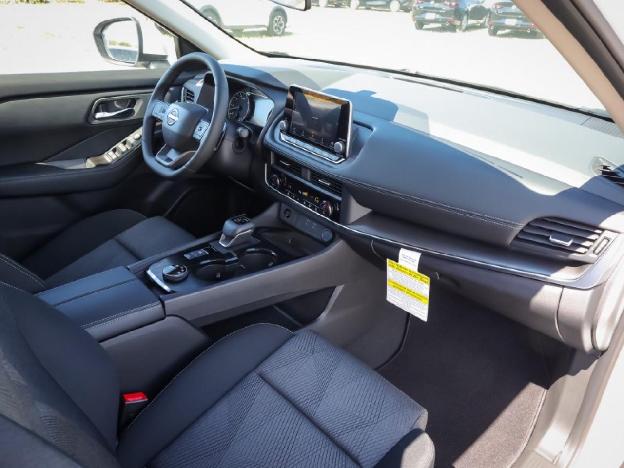 2025 Nissan Rogue SV Moonroof  - Moonroof -  Power Liftgate Photo