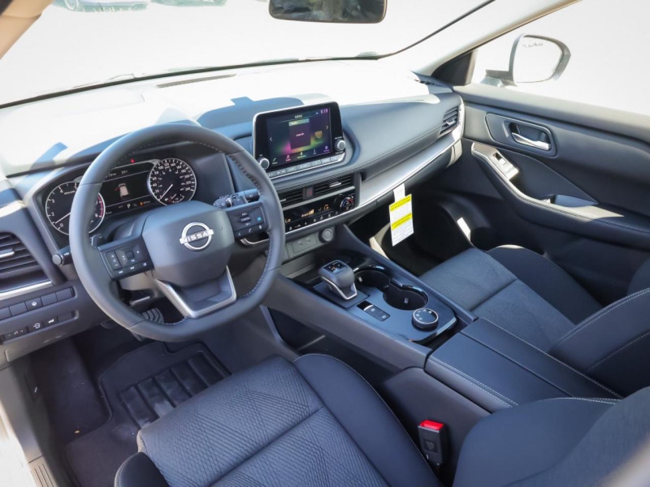 2025 Nissan Rogue SV Moonroof  - Moonroof -  Power Liftgate Photo