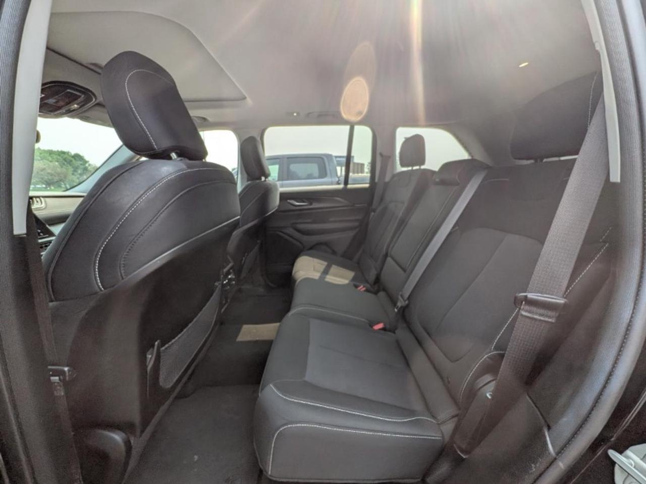 2023 Jeep Grand Cherokee Laredo Photo