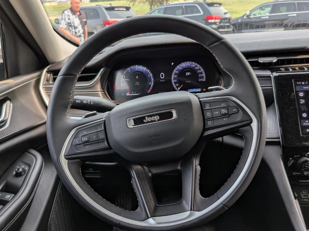 2023 Jeep Grand Cherokee Laredo Photo