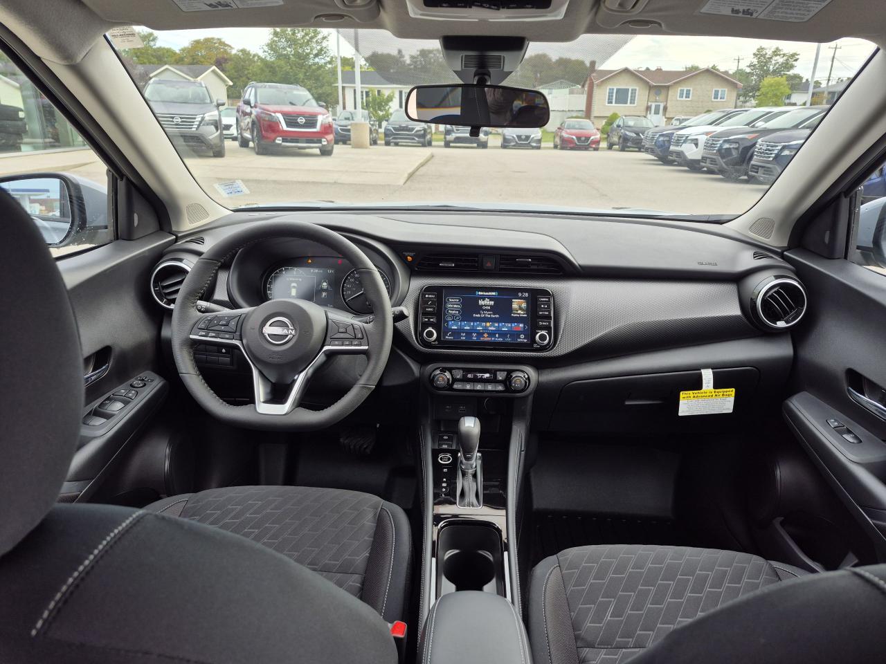 2025 Nissan Kicks Play SV FWD Photo29