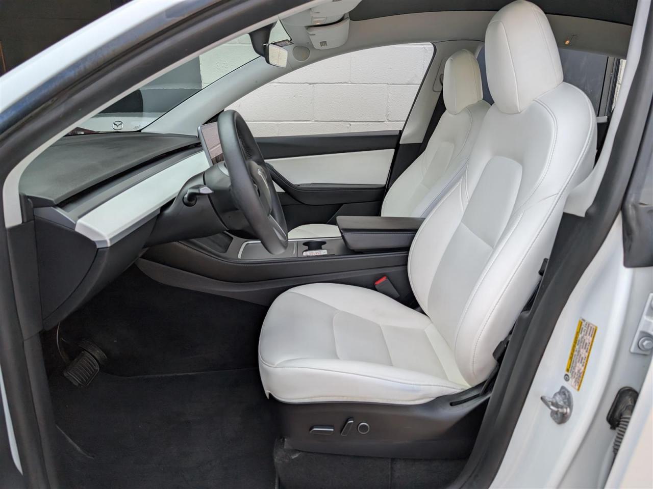2021 Tesla Model Y LONG RANGE AWD - WHITE INTERIOR - DUAL MOTOR