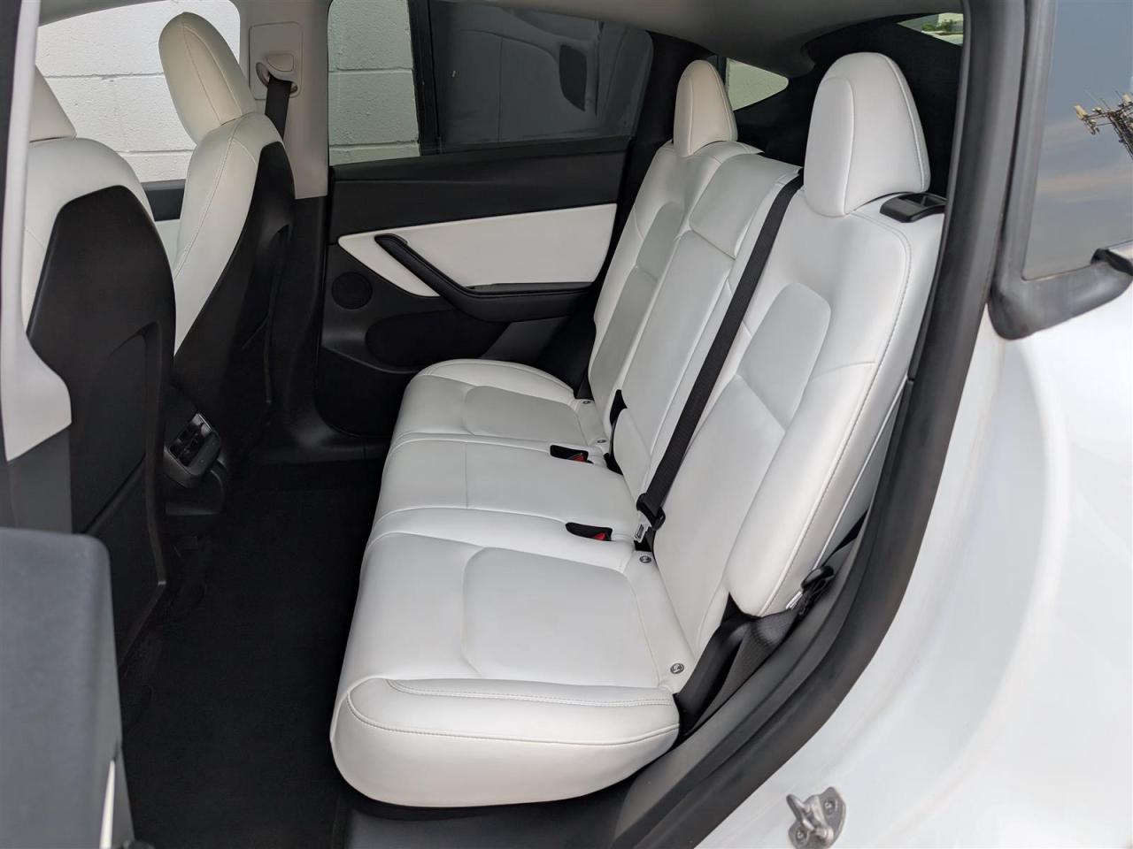 2021 Tesla Model Y LONG RANGE AWD - WHITE INTERIOR - DUAL MOTOR
