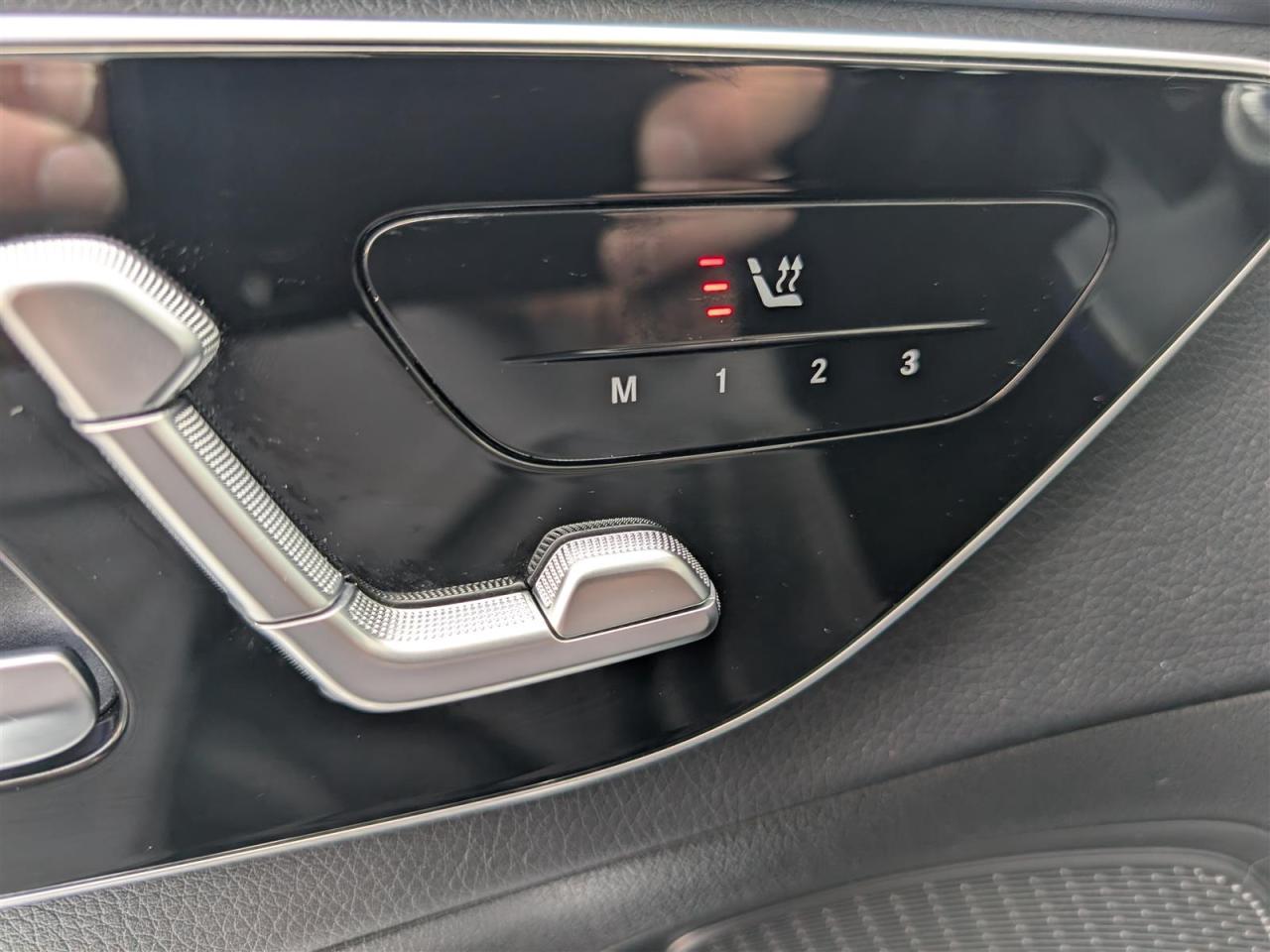 2023 Mercedes-Benz C 300 4MATIC - NAVI - PANO ROOF - 360 CAM - TECH FEATURES