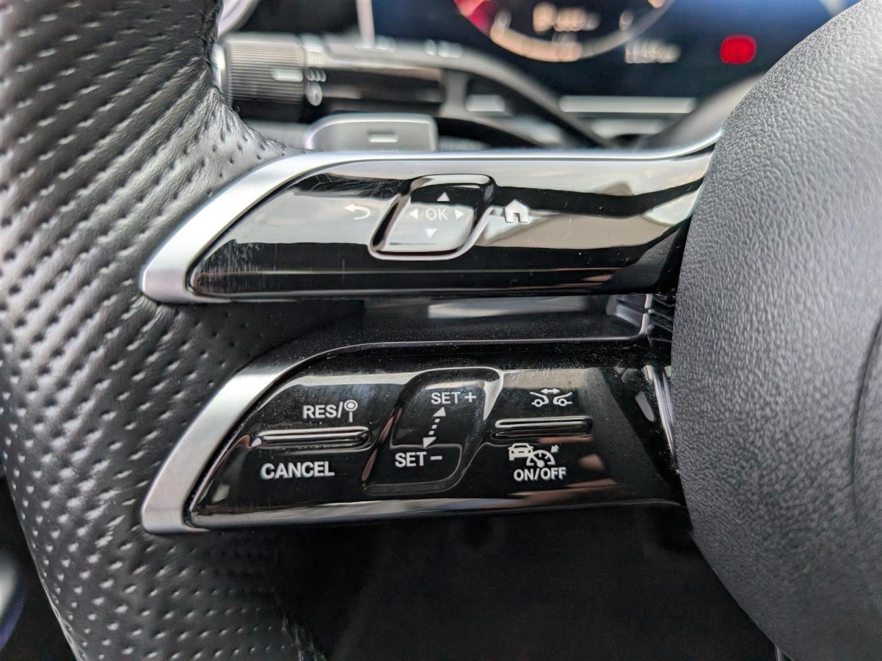 2023 Mercedes-Benz C 300 4MATIC - NAVI - PANO ROOF - 360 CAM - TECH FEATURES