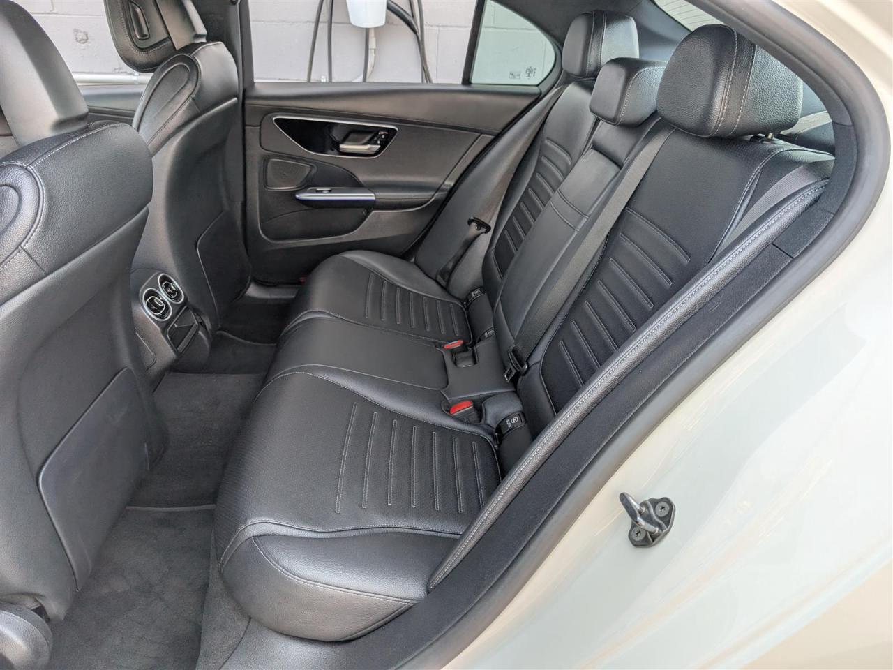 2023 Mercedes-Benz C 300 4MATIC - NAVI - PANO ROOF - 360 CAM - TECH FEATURES