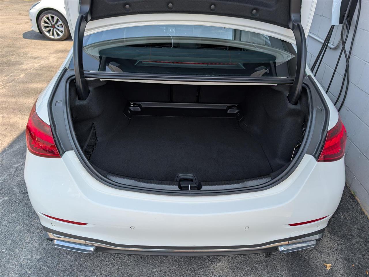 2023 Mercedes-Benz C 300 4MATIC - NAVI - PANO ROOF - 360 CAM - TECH FEATURES