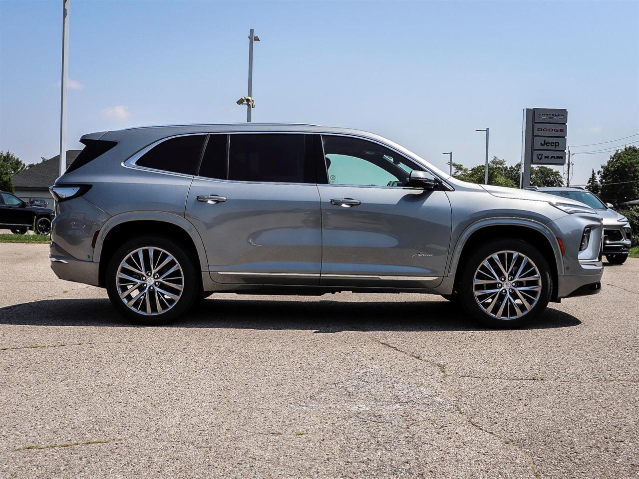 2026 Buick Enclave Avenir Photo2