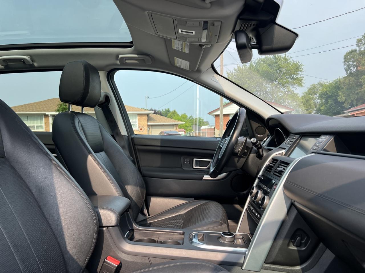 2018 Land Rover Discovery Sport HSE - Photo #10