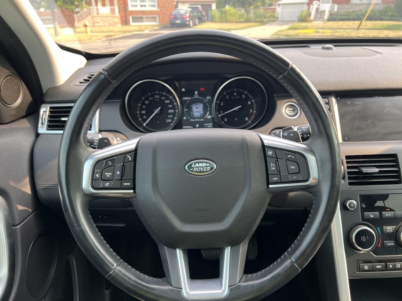 2018 Land Rover Discovery Sport HSE - Photo #16