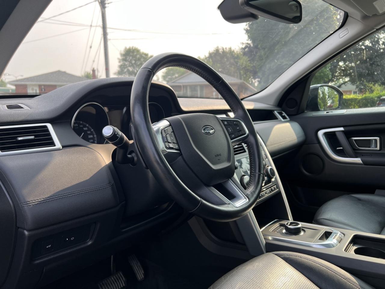 2018 Land Rover Discovery Sport HSE - Photo #15