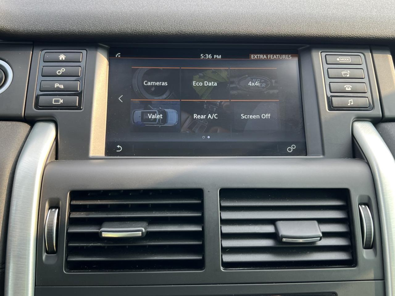 2018 Land Rover Discovery Sport HSE - Photo #19
