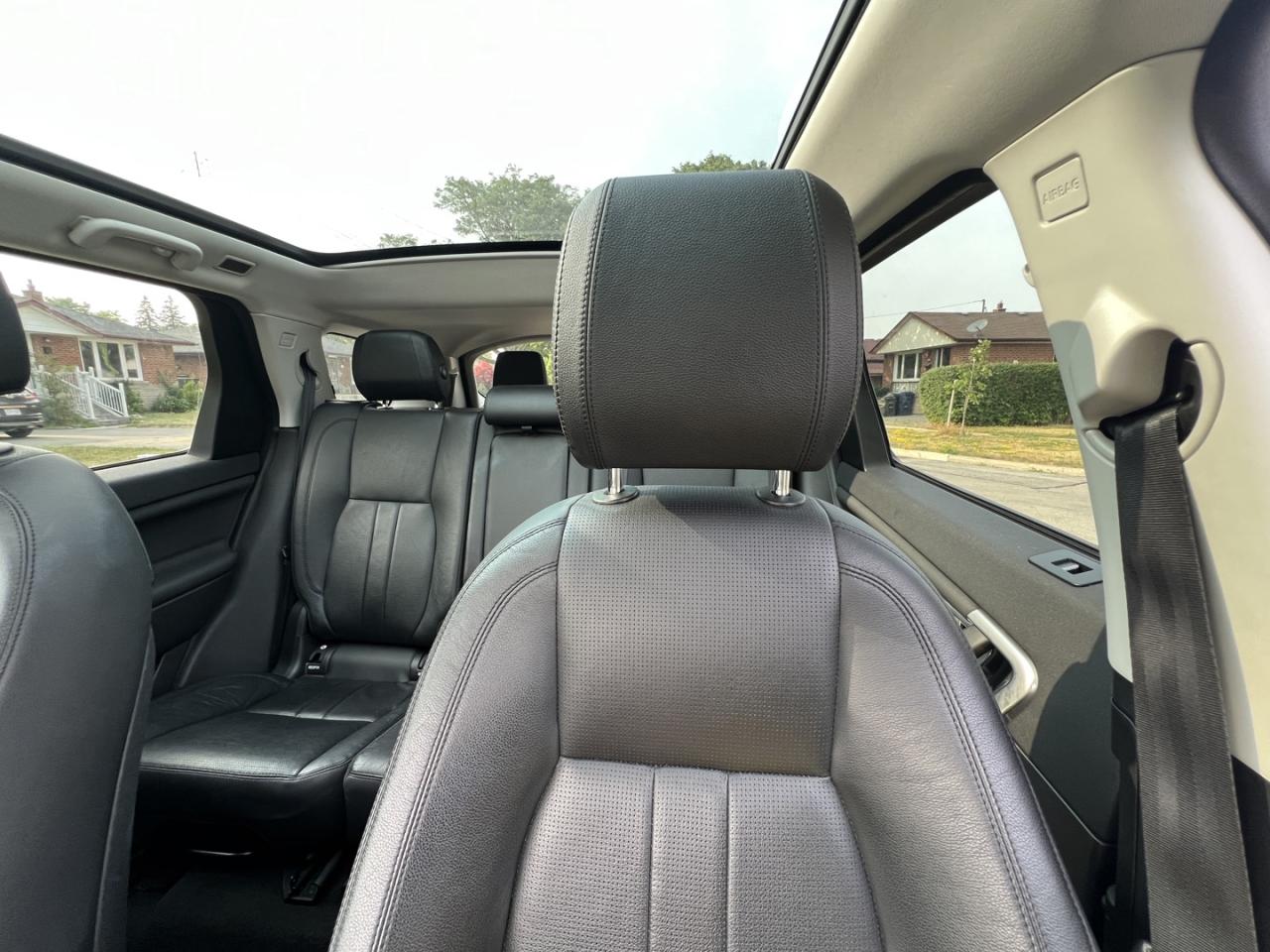 2018 Land Rover Discovery Sport HSE - Photo #25