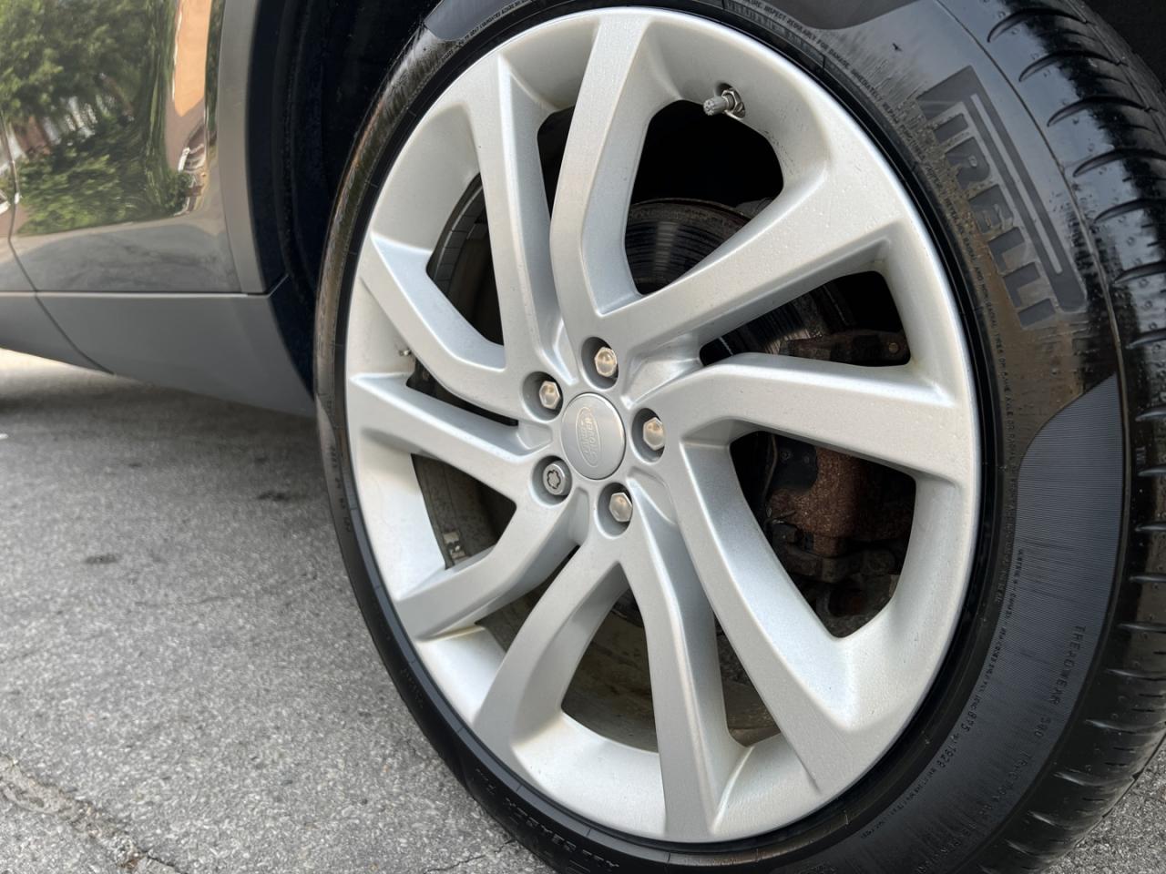2018 Land Rover Discovery Sport HSE - Photo #27