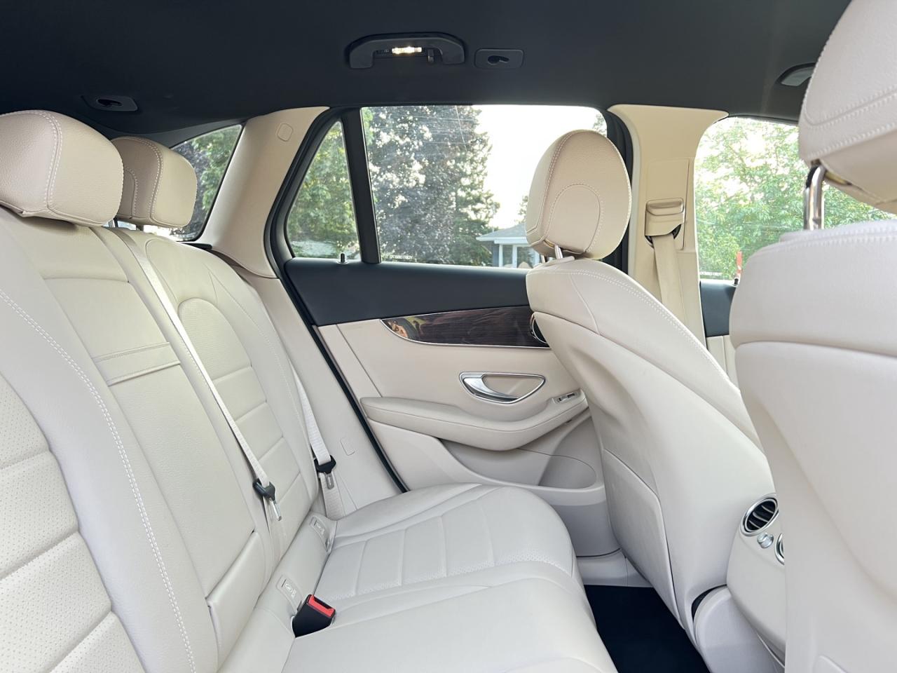 2019 Mercedes-Benz GLC-Class GLC300 4MATIC - Photo #9