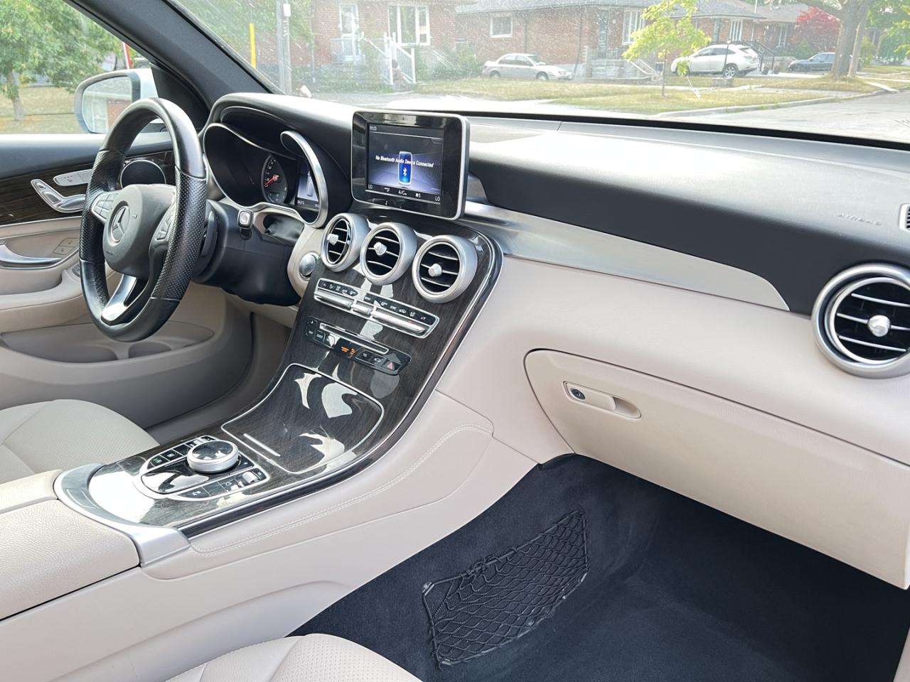 2019 Mercedes-Benz GLC-Class GLC300 4MATIC - Photo #11