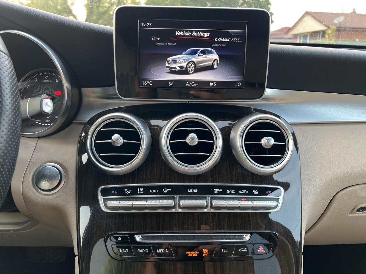 2019 Mercedes-Benz GLC-Class GLC300 4MATIC - Photo #18