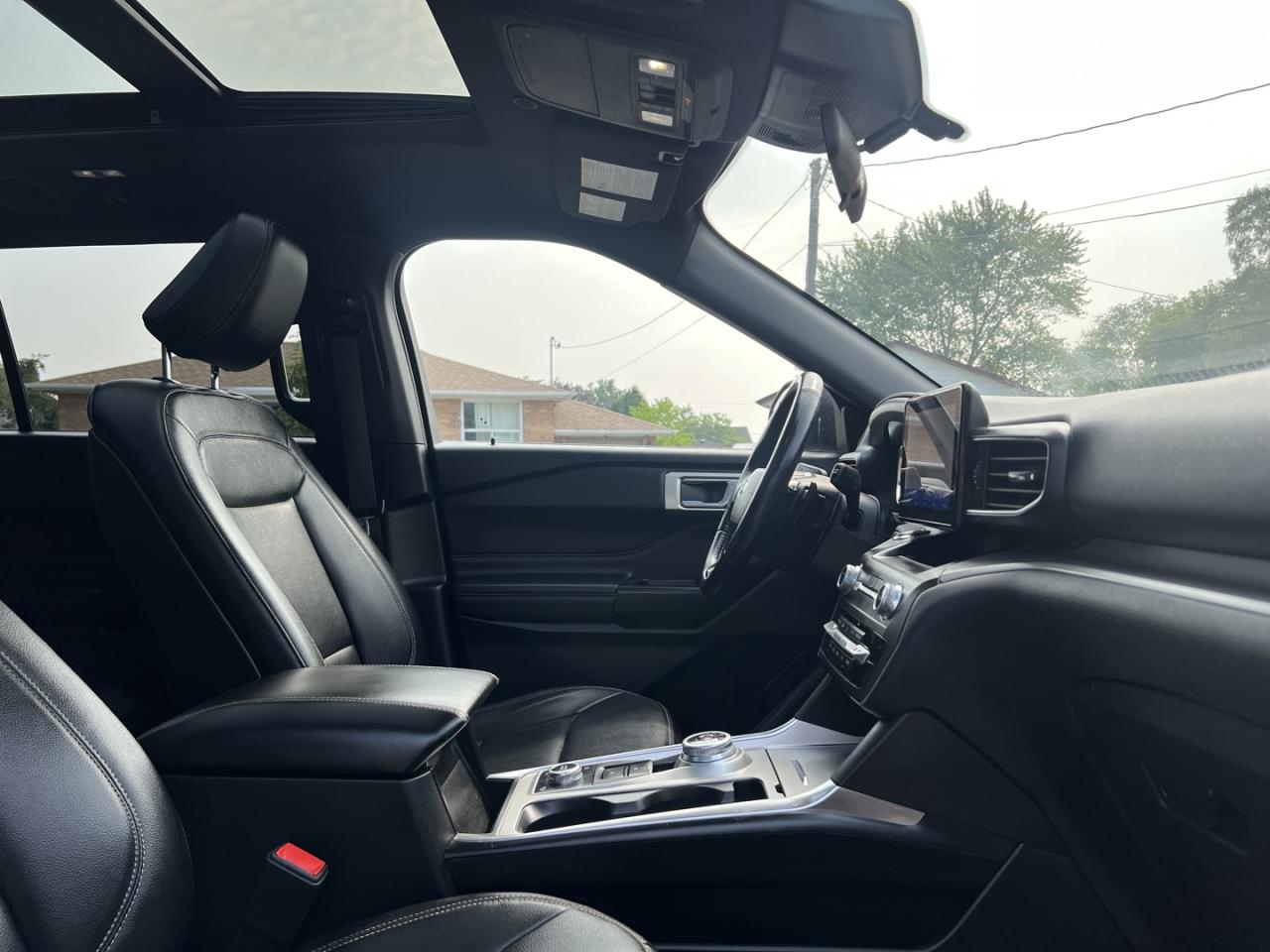 2020 Ford Explorer XLT AWD - Photo #9