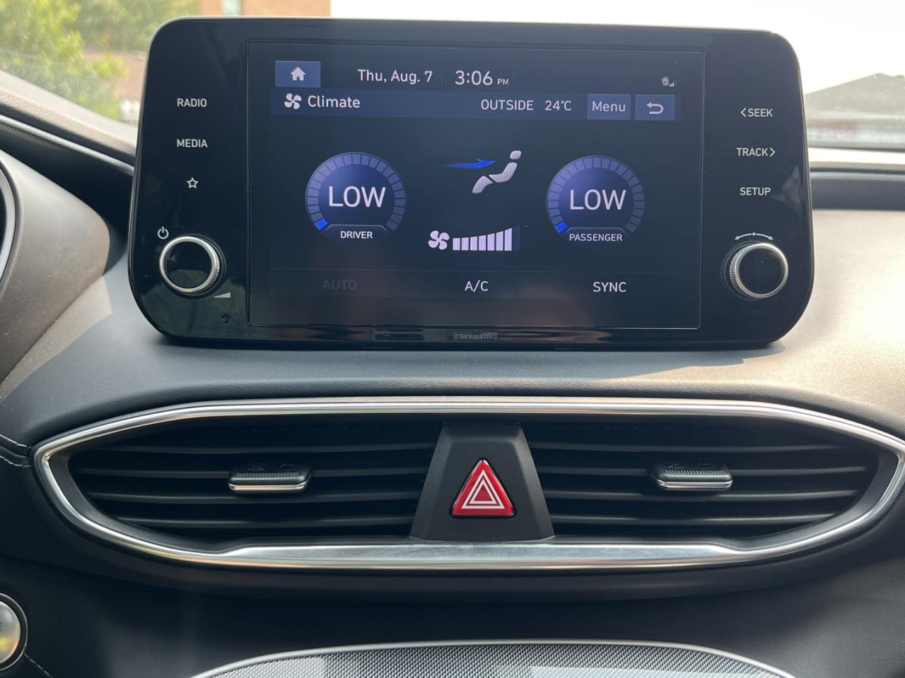 2021 Hyundai Santa Fe HYBRID Luxury - Photo #21