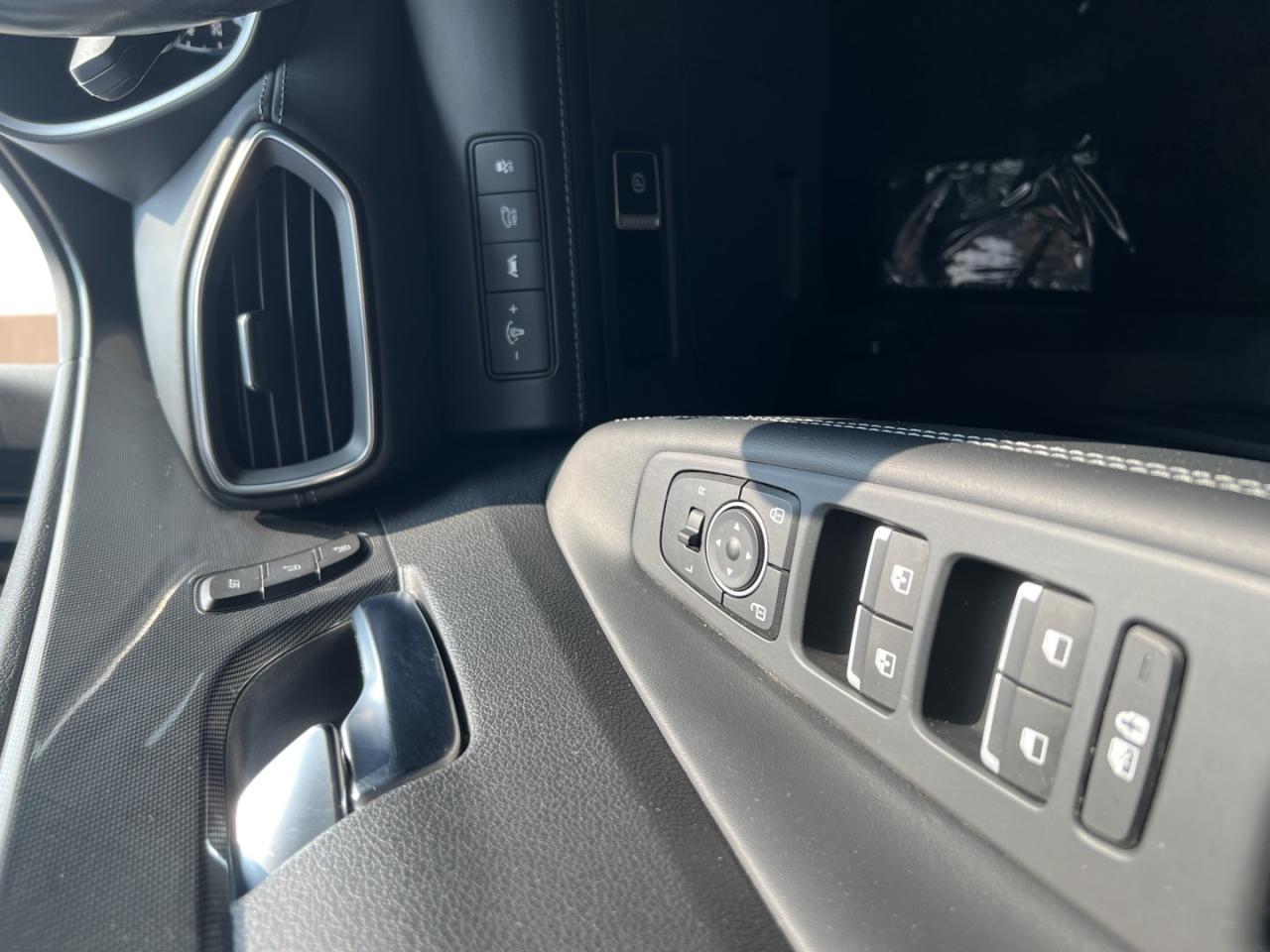 2021 Hyundai Santa Fe HYBRID Luxury - Photo #24