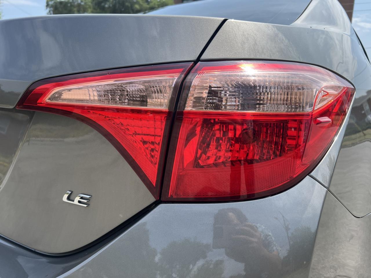 2018 Toyota Corolla LE - Photo #10