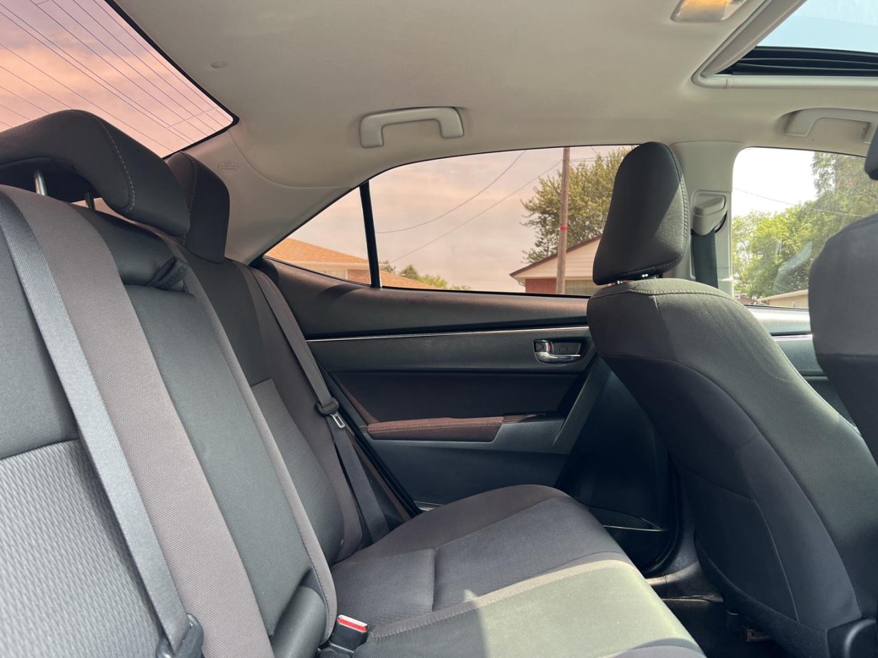 2018 Toyota Corolla LE - Photo #11