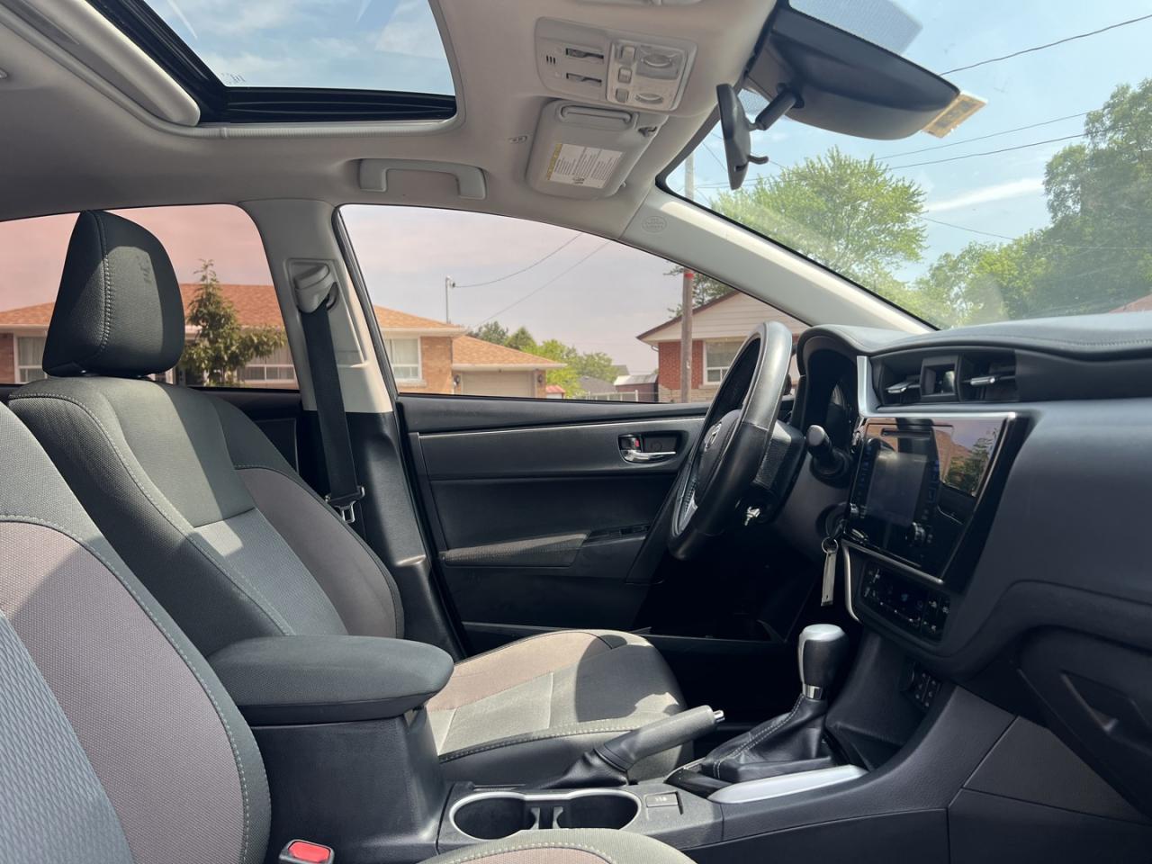 2018 Toyota Corolla LE - Photo #12
