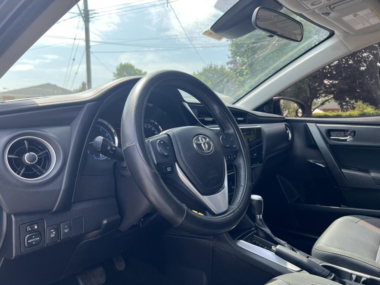 2018 Toyota Corolla LE - Photo #16