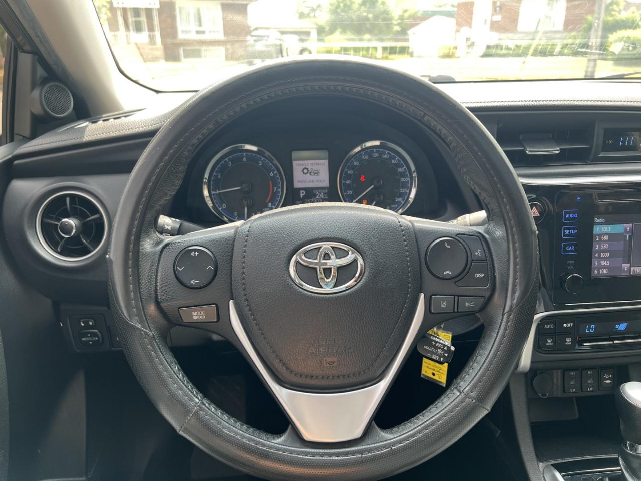 2018 Toyota Corolla LE - Photo #17