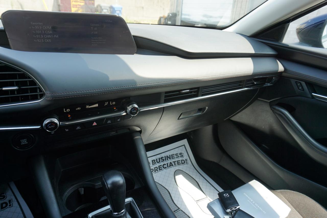 2019 Mazda MAZDA3 2.5L SELECT CERTIFIED *ACCIDENT FREE*MAZDA MAINTAIN* CAMERA BLUETOOTH HEATED SEATS CRUISE ALLOYS - Photo #12