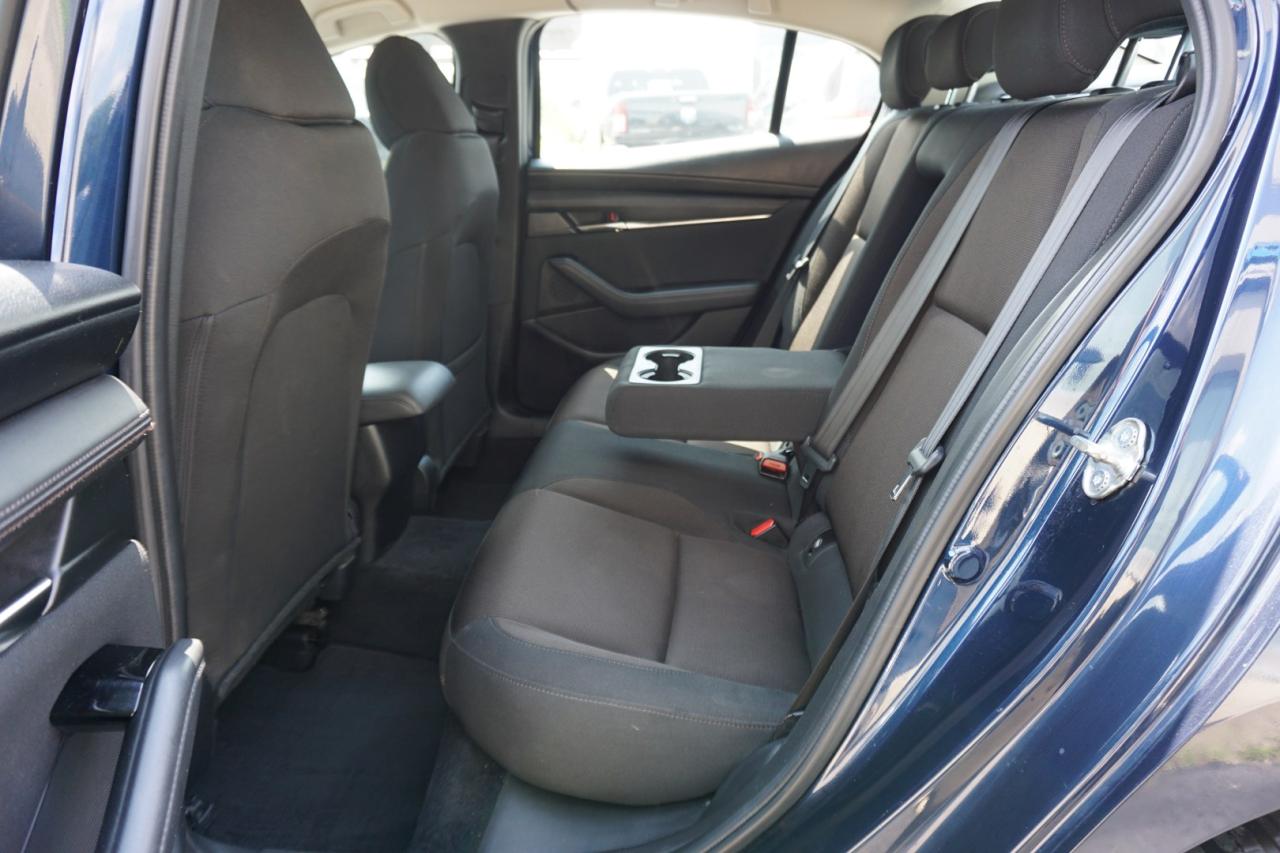 2019 Mazda MAZDA3 2.5L SELECT CERTIFIED *ACCIDENT FREE*MAZDA MAINTAIN* CAMERA BLUETOOTH HEATED SEATS CRUISE ALLOYS - Photo #17