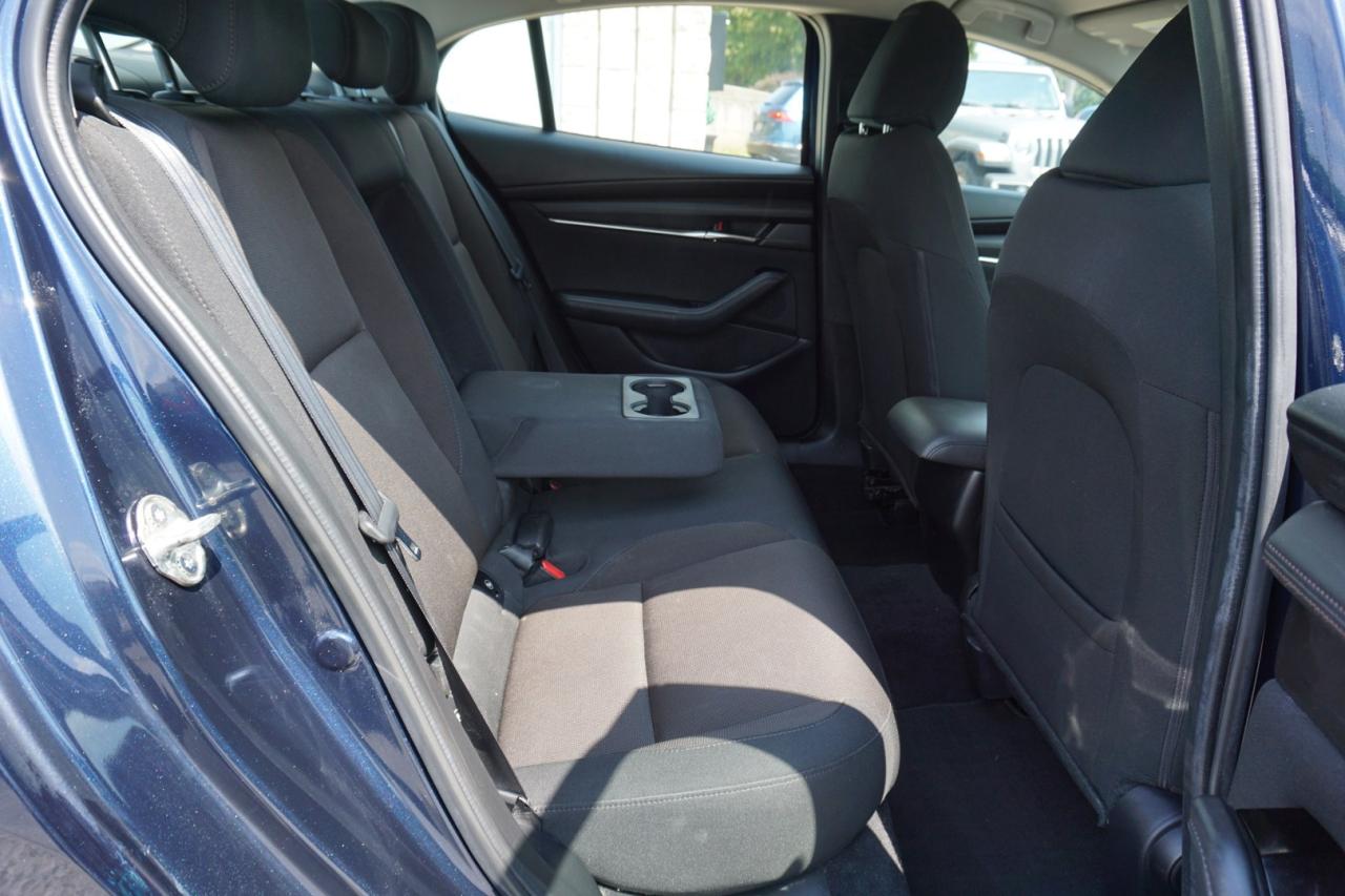 2019 Mazda MAZDA3 2.5L SELECT CERTIFIED *ACCIDENT FREE*MAZDA MAINTAIN* CAMERA BLUETOOTH HEATED SEATS CRUISE ALLOYS - Photo #18