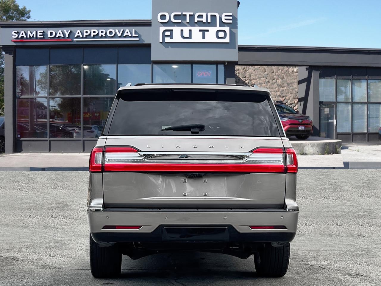2019 Lincoln Navigator L Reserve 4WD - Photo #5