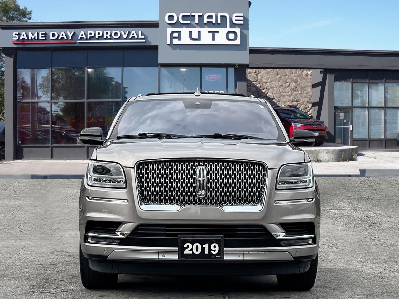 2019 Lincoln Navigator L Reserve 4WD - Photo #2