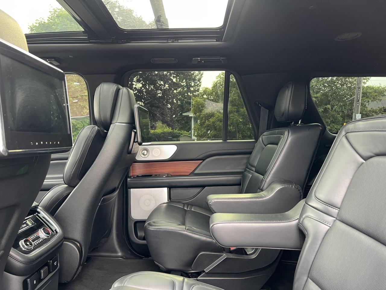 2019 Lincoln Navigator L Reserve 4WD - Photo #9